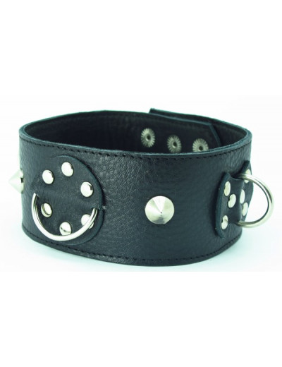 Чёрный кожаный ошейник с кольцами и клёпками