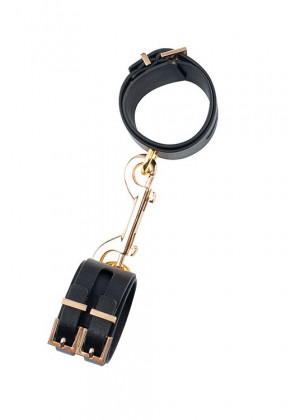 Черные наручники PREMIUM HANDCUFF WITH HOOK с золотистой перемычкой