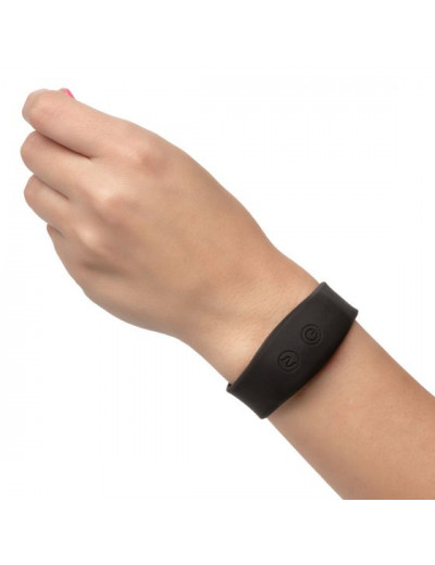Стимулятор в трусики с пультом-браслетом Lock-N-Play Wristband Remote Panty Teaser