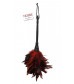Кисточка с красно-чёрными пёрышками FRISKY FEATHER DUSTER - 36 см.