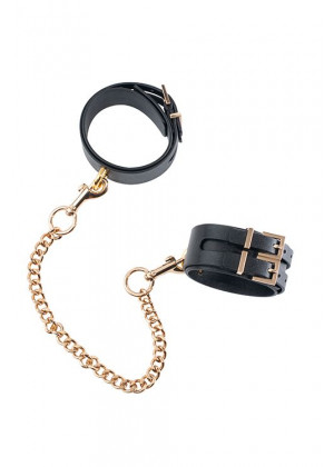 Черные оковы PREMIUM ANKLE CUFFS WITH CHAIN с золотистой цепочкой
